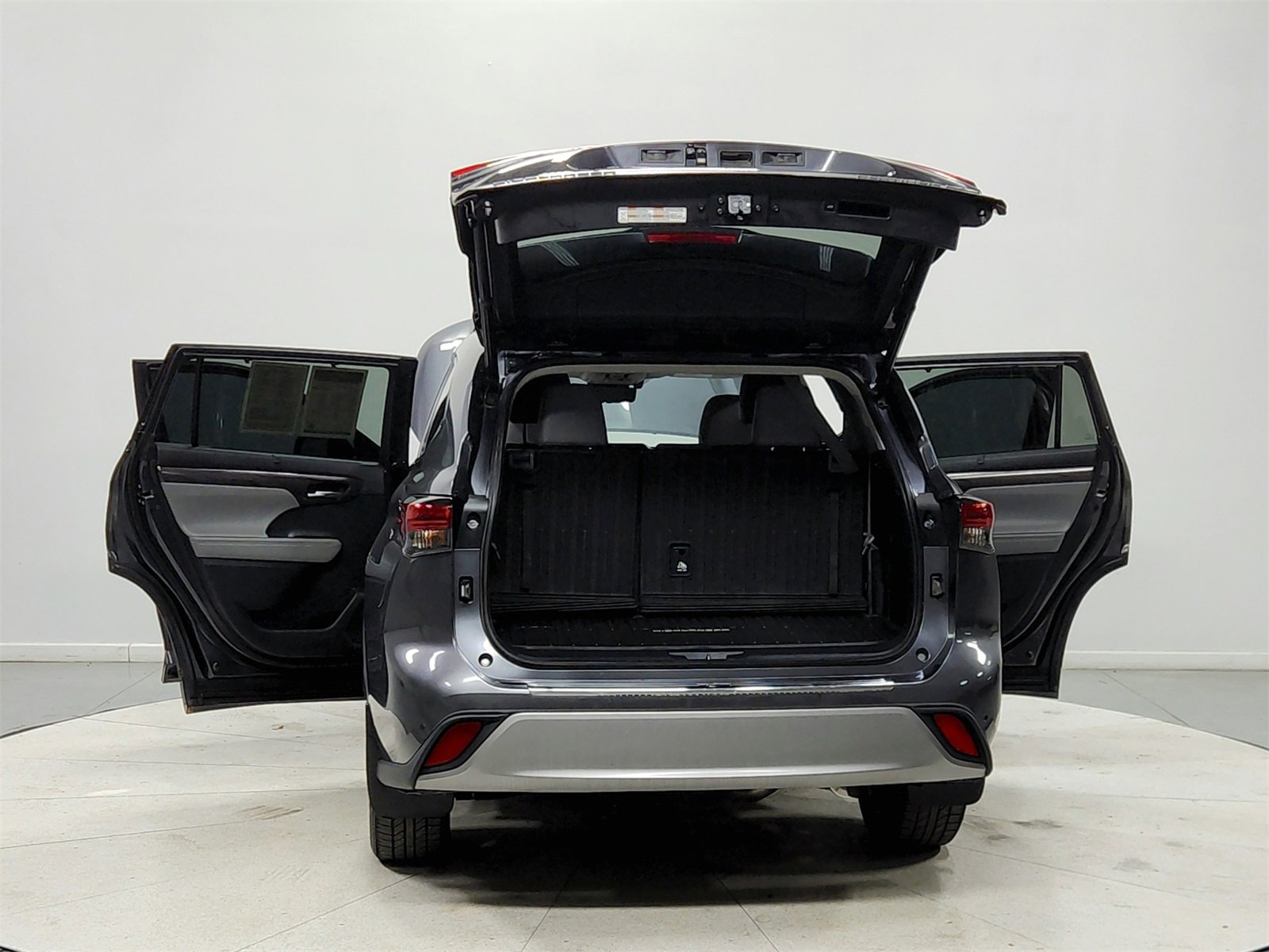 Used 2020 Toyota Highlander Platinum image 14