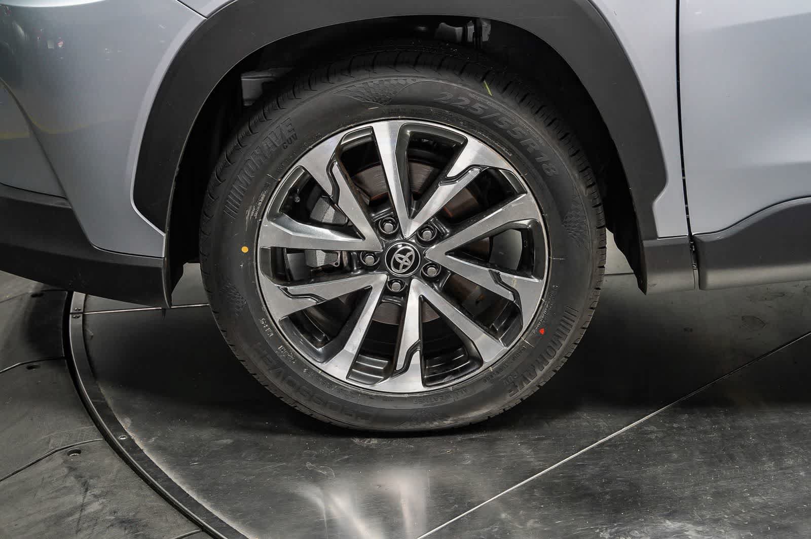 Certified 2025 Toyota Corolla Cross XLE FWD image 9