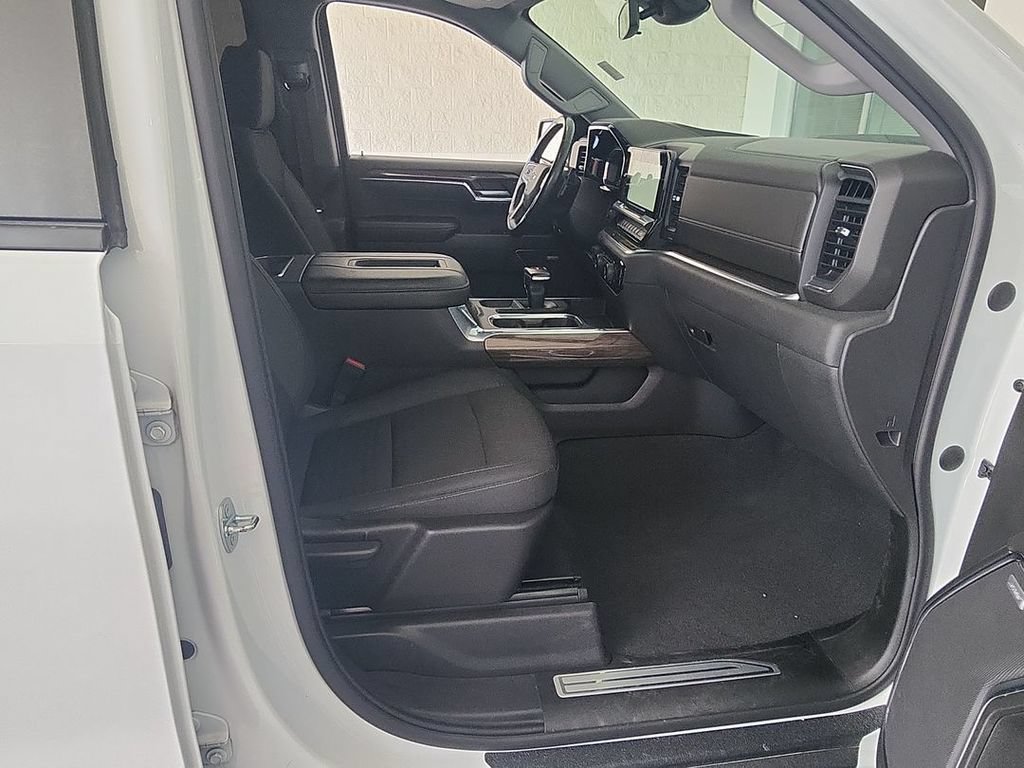 Certified 2022 Chevrolet Silverado 1500 LT Trail Boss w/ Convenience Package II AWD/4WD image 28