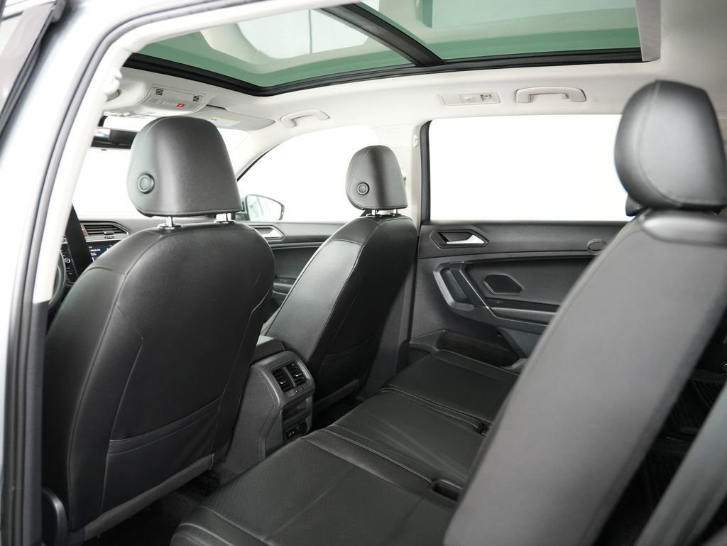 Used 2020 Volkswagen Tiguan SE FWD image 39