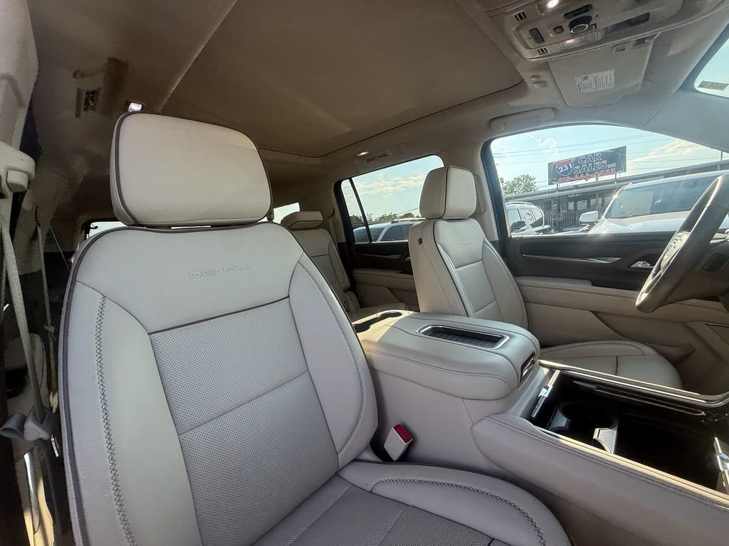 Used 2023 GMC Yukon XL Denali AWD/4WD image 25