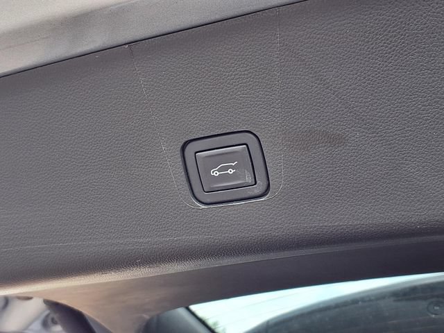 Certified 2023 Chevrolet Traverse LT FWD image 23