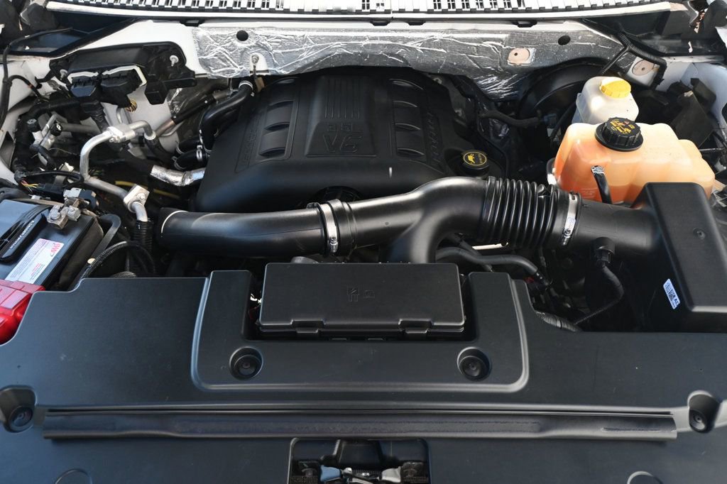 Used 2017 Ford Expedition XLT image 18