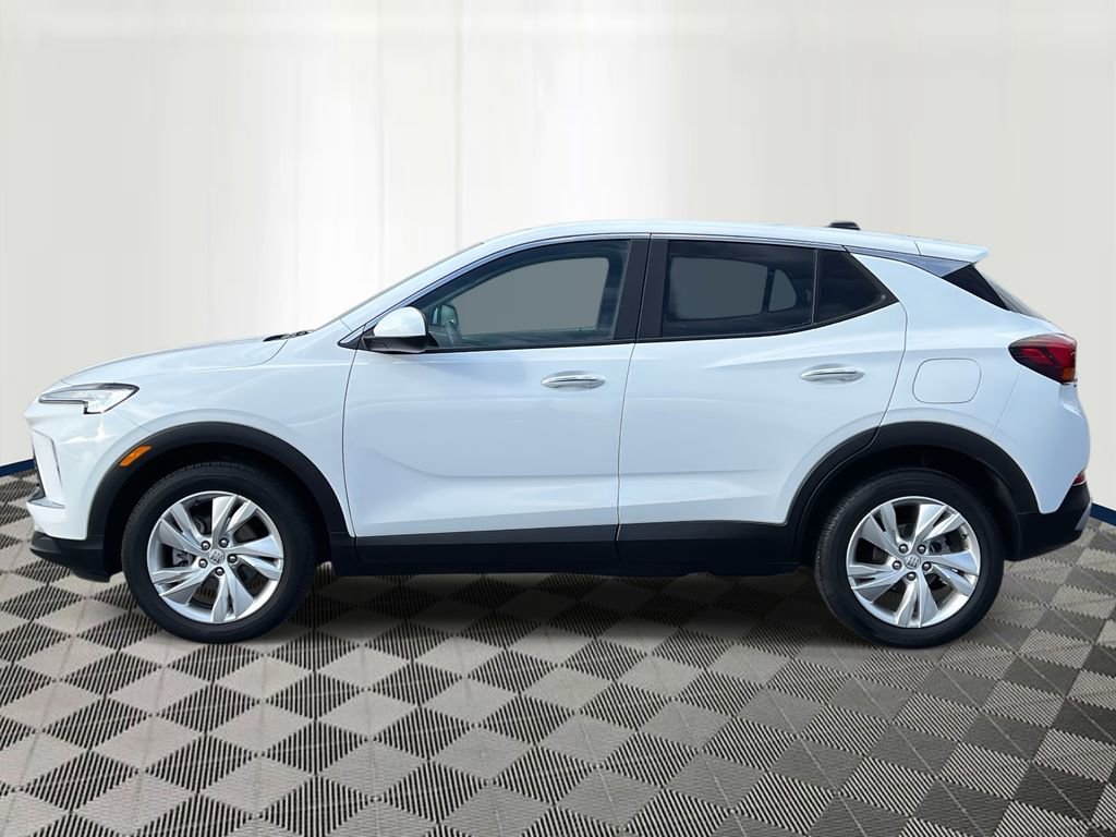 Used 2024 Buick Encore GX Preferred w/ Comfort Package image 2