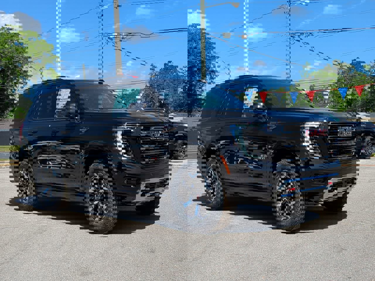 New 2026 GMC Yukon AT4 Ultimate AWD/4WD image 2