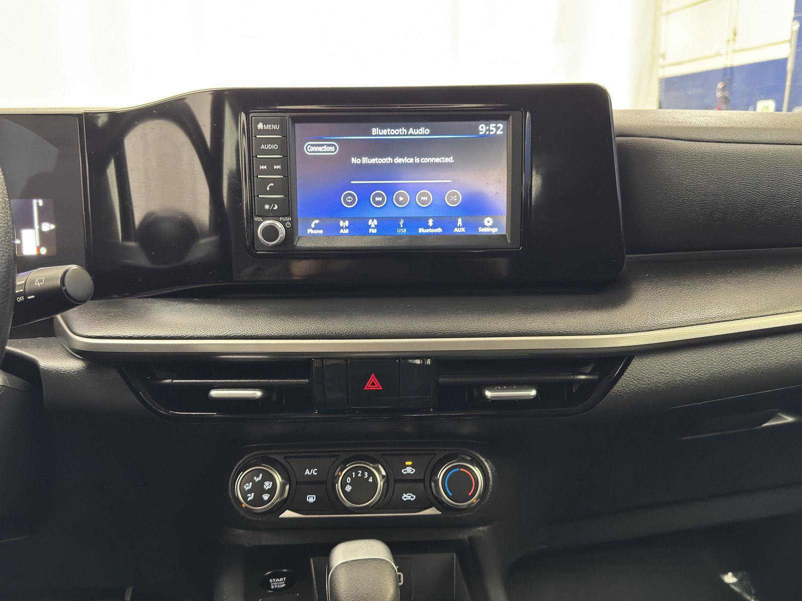 Used 2025 Nissan Kicks S AWD/4WD image 23