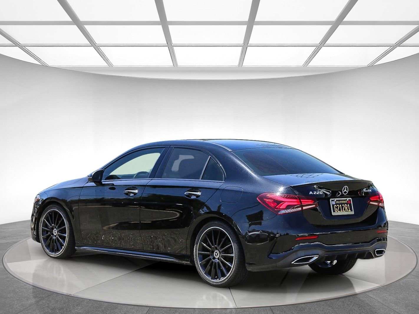 Used 2022 Mercedes-Benz A 220 4MATIC image 2