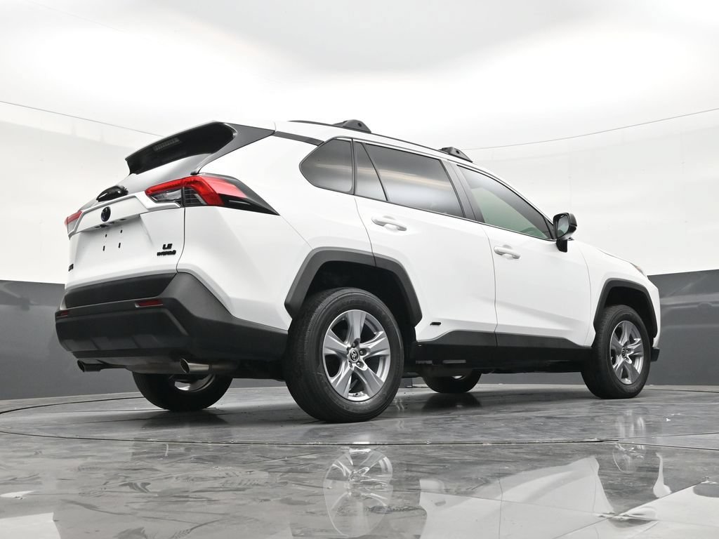 Used 2022 Toyota RAV4 LE AWD/4WD image 25