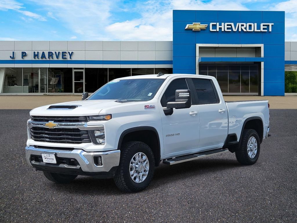 Used 2024 Chevrolet Silverado 2500 LT image 3