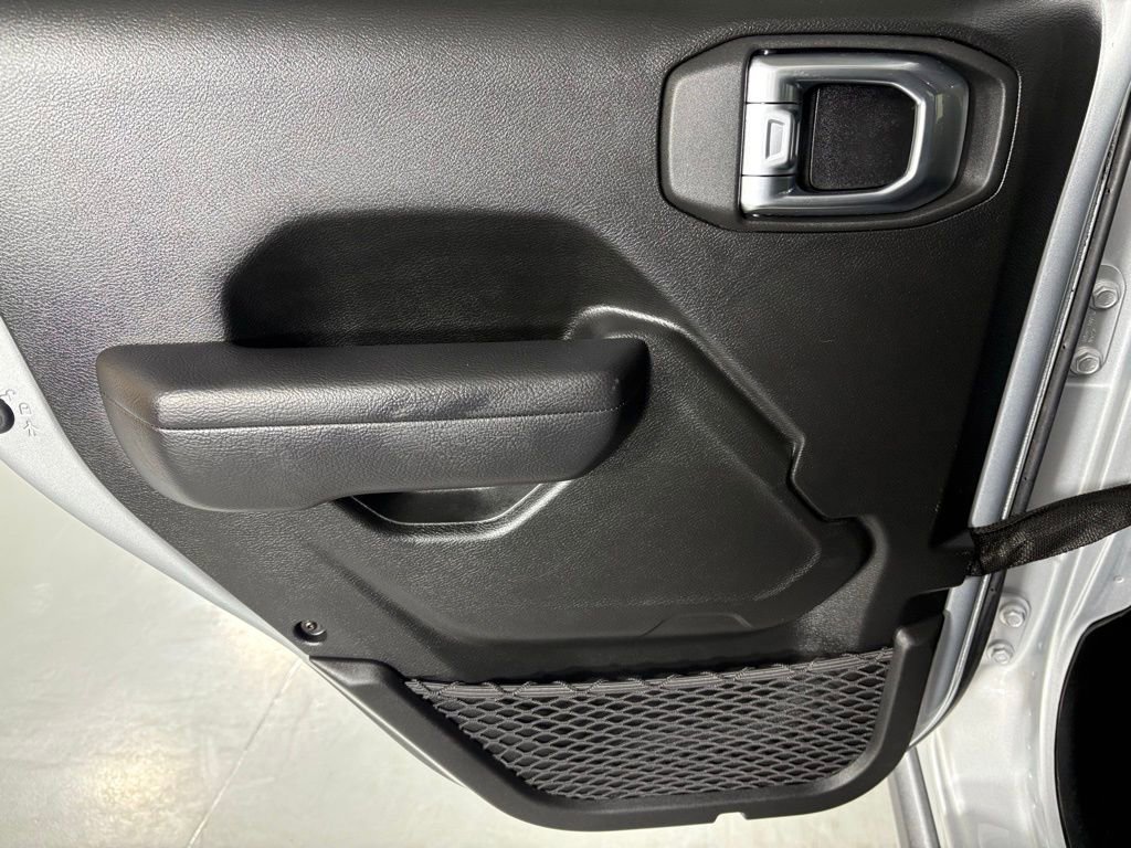Used 2024 Jeep Wrangler Unlimited Rubicon AWD/4WD image 39