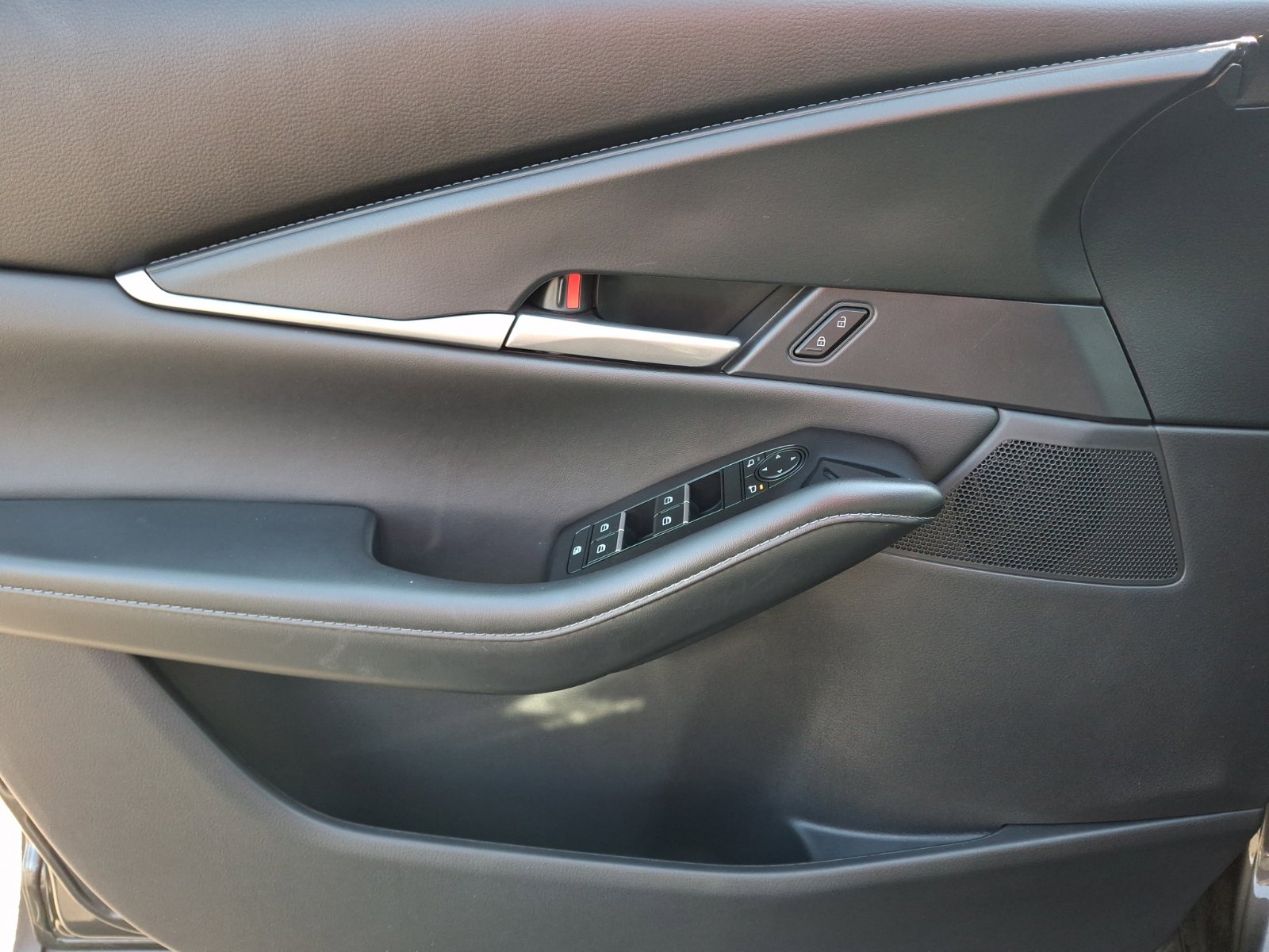 Certified 2024 MAZDA CX-30 AWD 2.5 S w/ Select Sport Pkg image 13