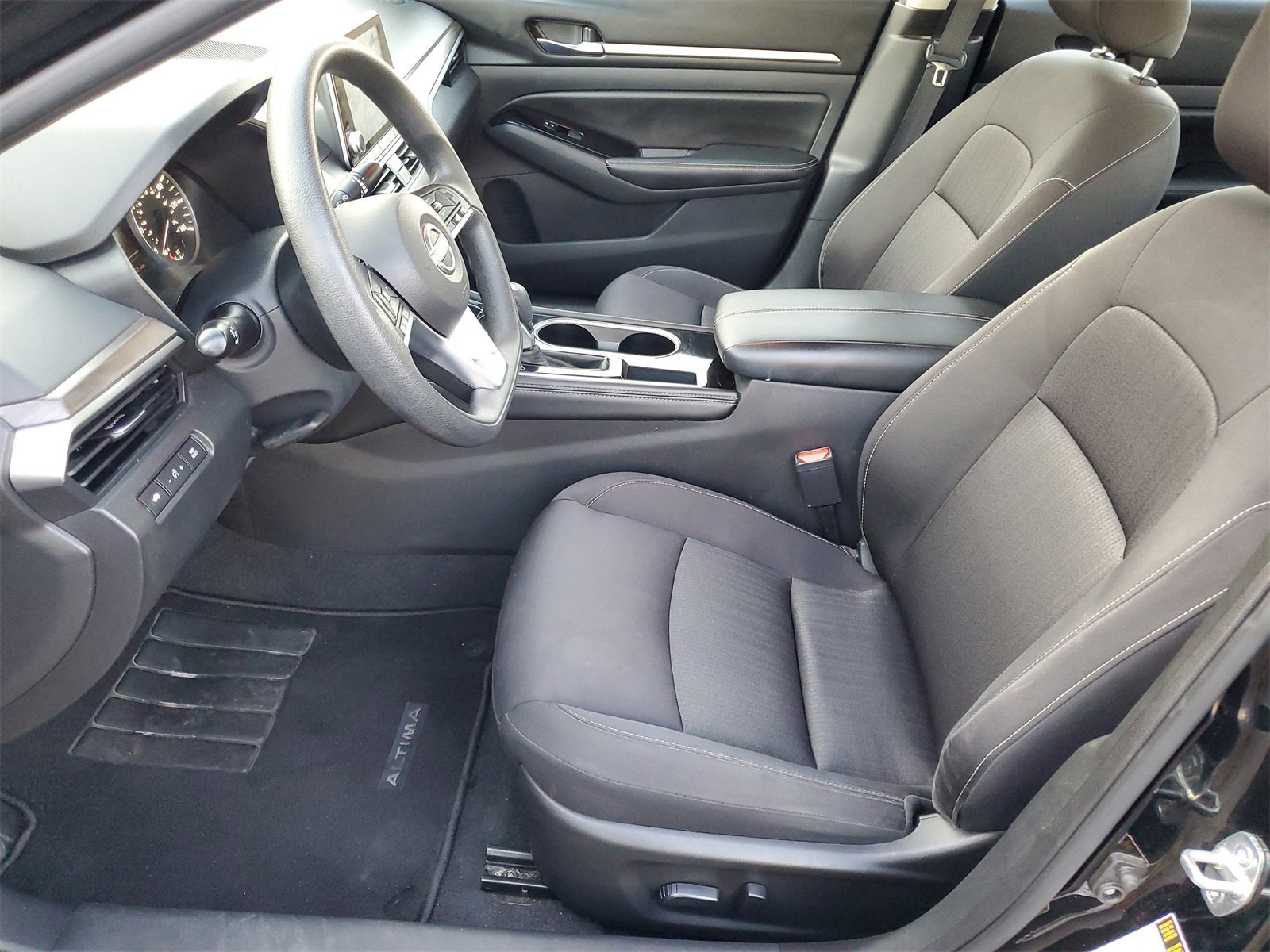 Used 2023 Nissan Altima 2.5 SV image 5