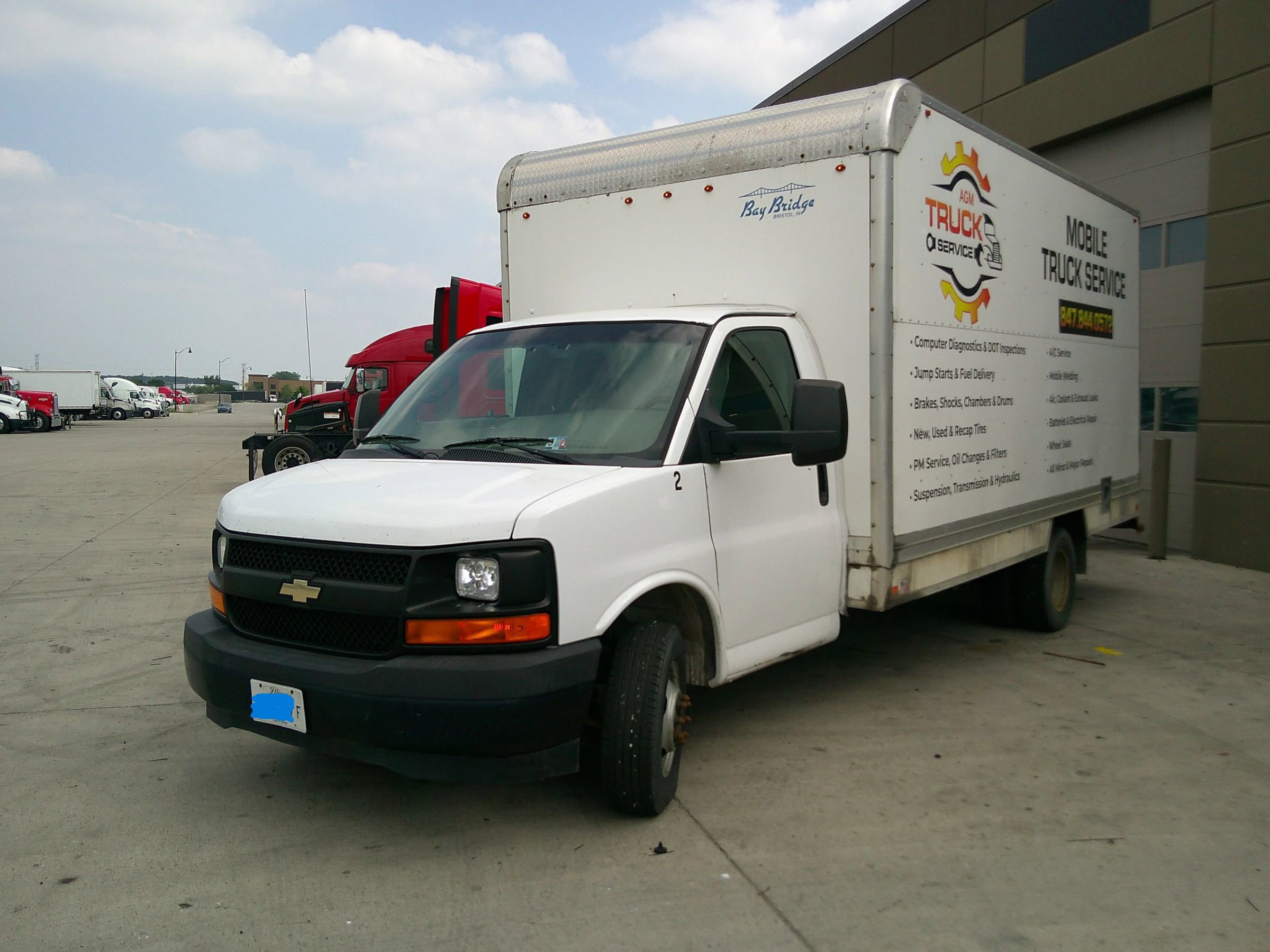 Used 2017 Chevrolet Express 3500 Extended RWD image 3
