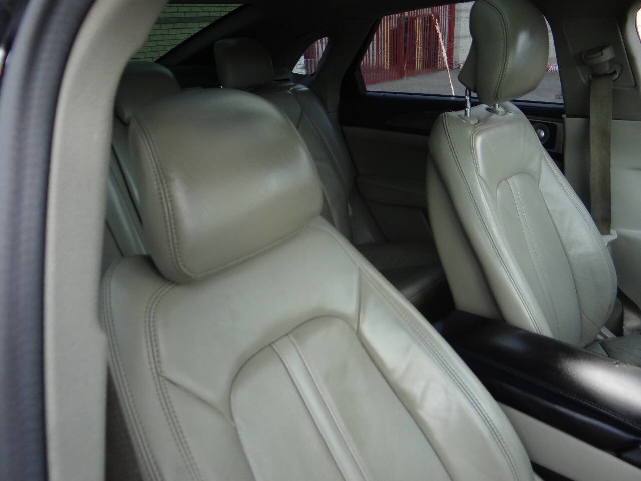 Used 2017 Lincoln MKZ Reserve w/ Luxury Package image 16