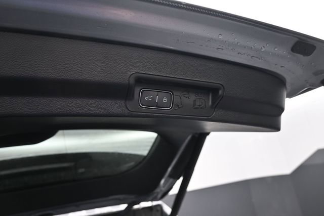 Used 2023 Ford Explorer Limited w/ Equipment Group 301A AWD/4WD image 7