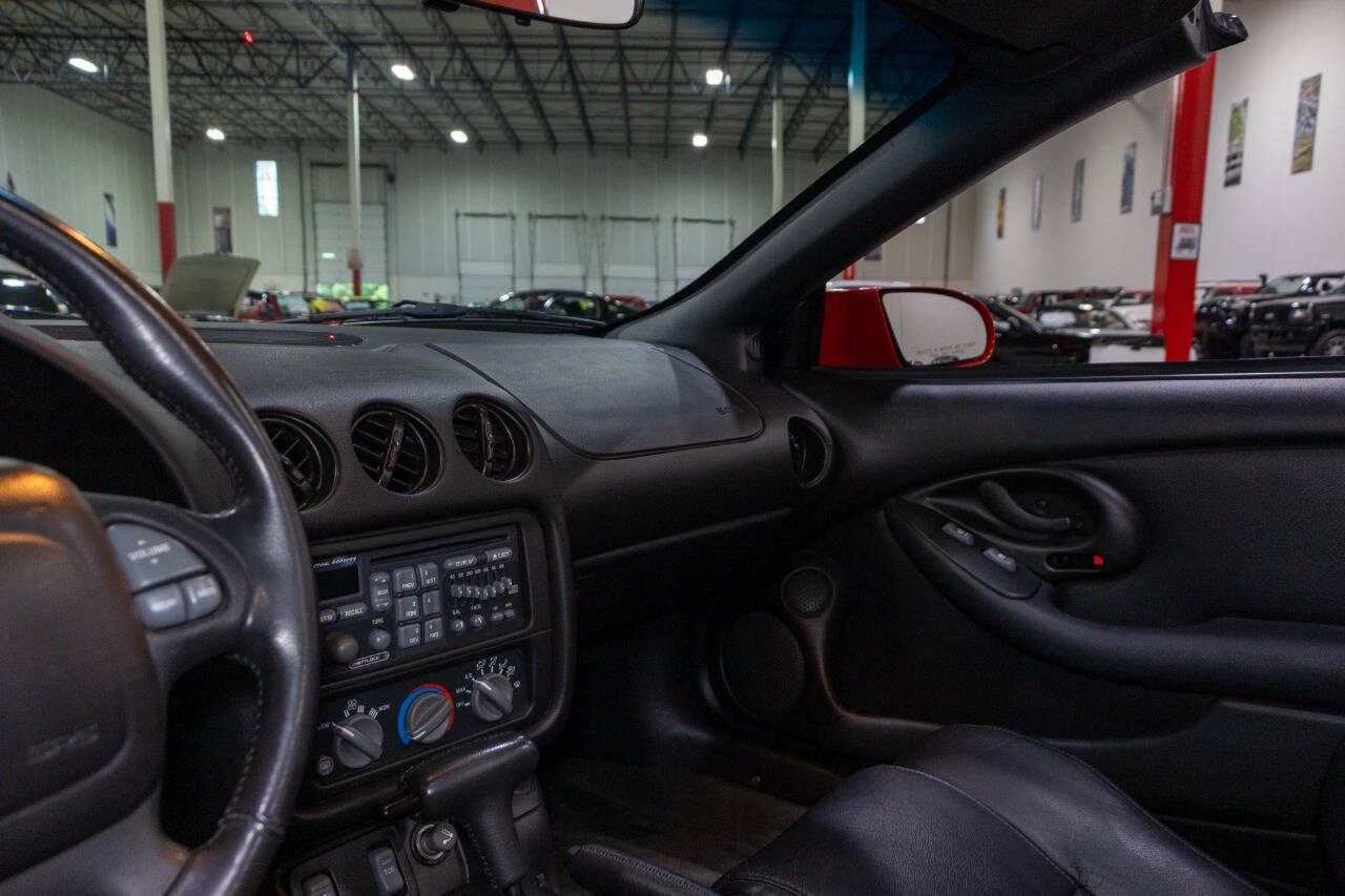 Used 2001 Pontiac Firebird Trans Am RWD image 10