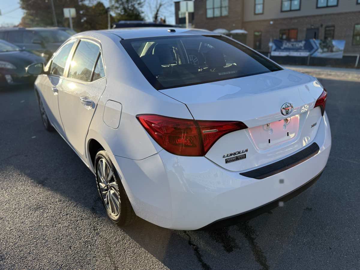 Used 2018 Toyota Corolla XLE image 5