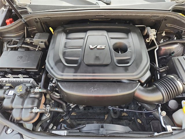 Used 2018 Jeep Grand Cherokee Laredo image 28