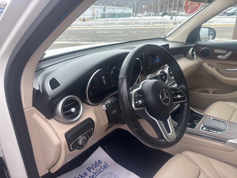 Used 2021 Mercedes-Benz GLC 300 4MATIC image 25