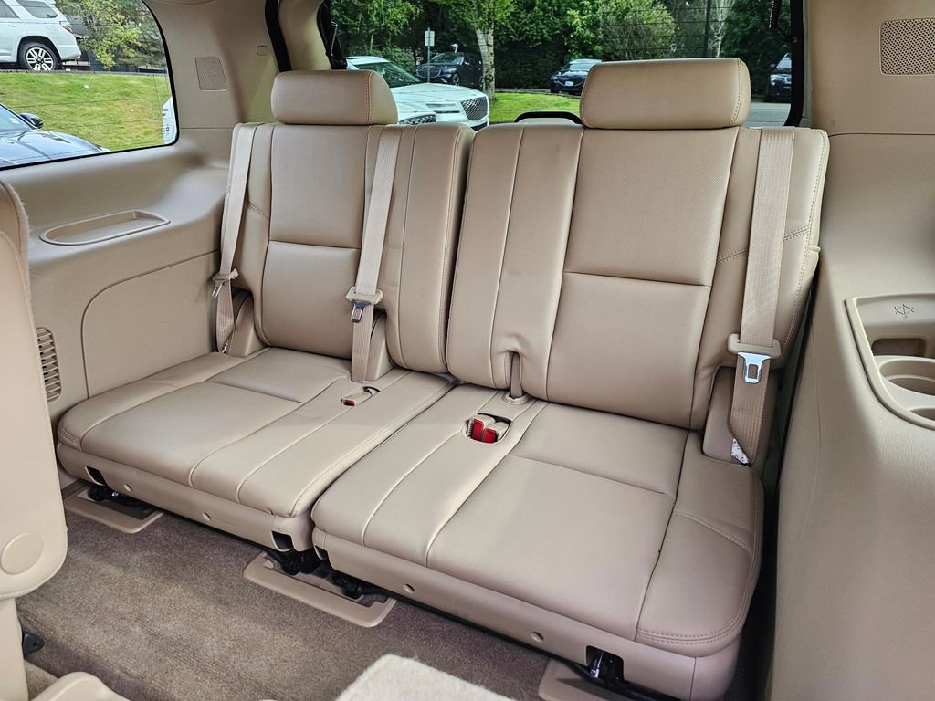 Used 2013 Cadillac Escalade Luxury AWD/4WD image 22