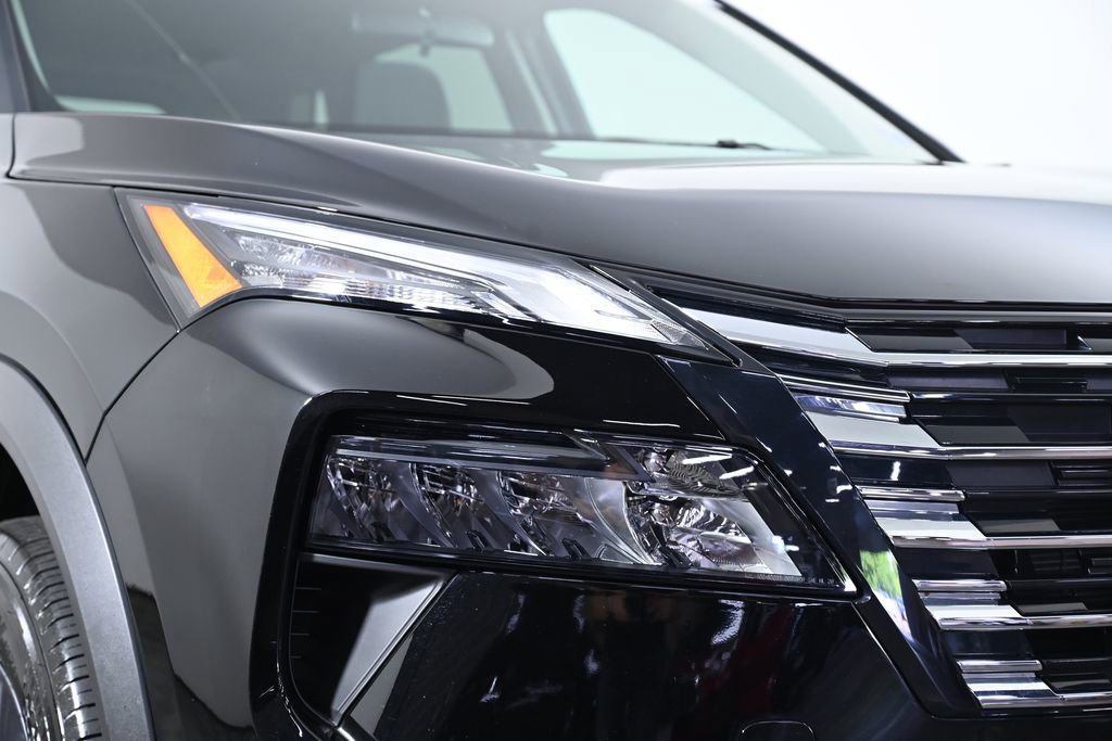 Certified 2025 Nissan Rogue S AWD/4WD image 12