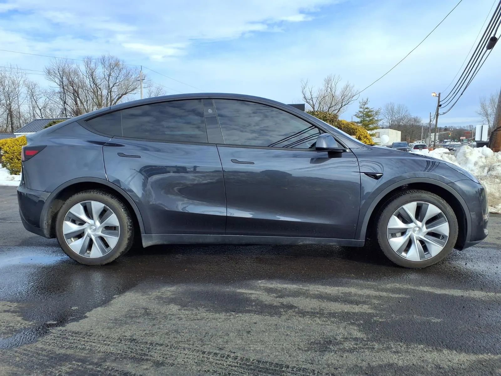 Used 2024 Tesla Model Y Long Range image 2
