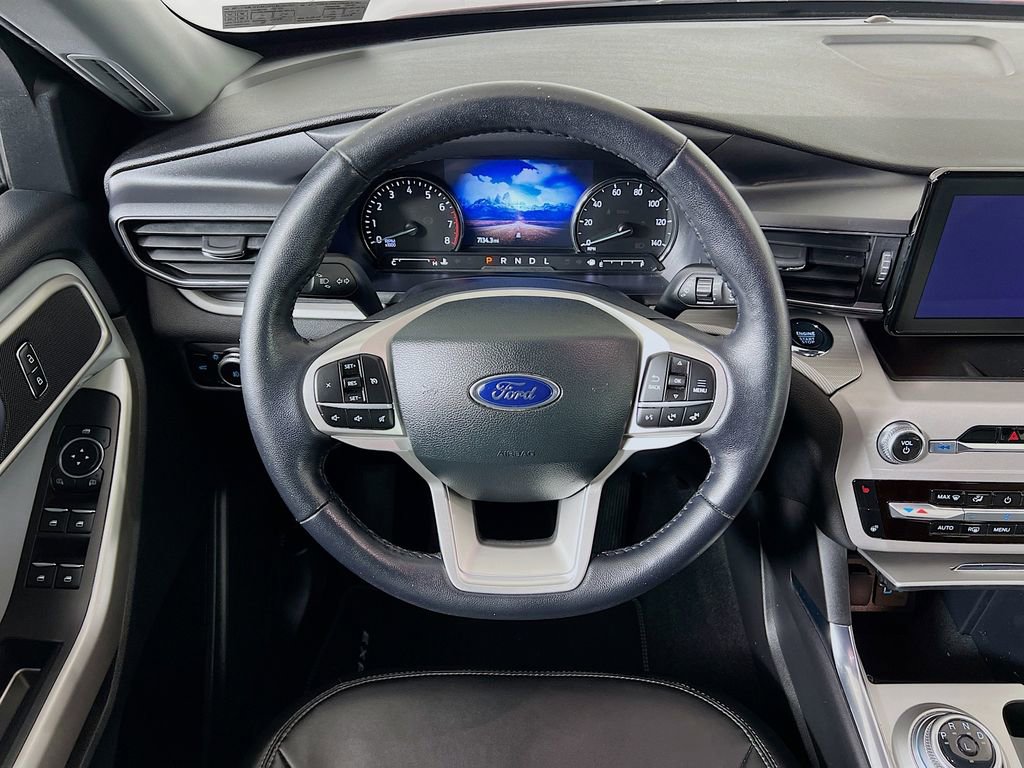Used 2023 Ford Explorer XLT w/ Equipment Group 202A image 14