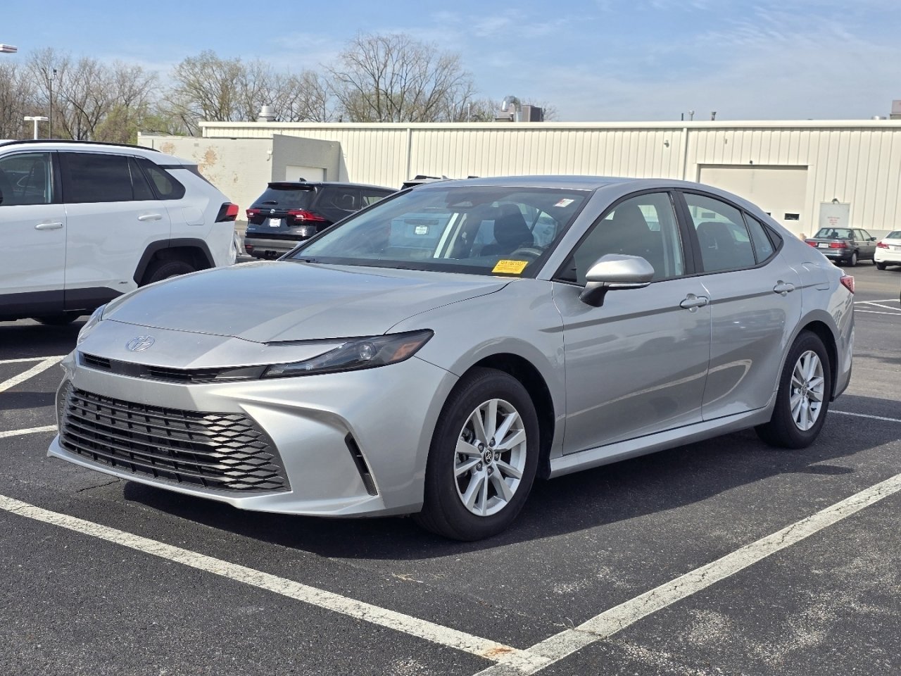 Used 2025 Toyota Camry LE image 3