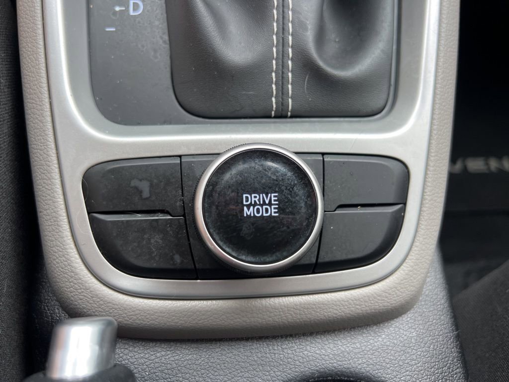 Used 2024 Hyundai Venue SEL image 28