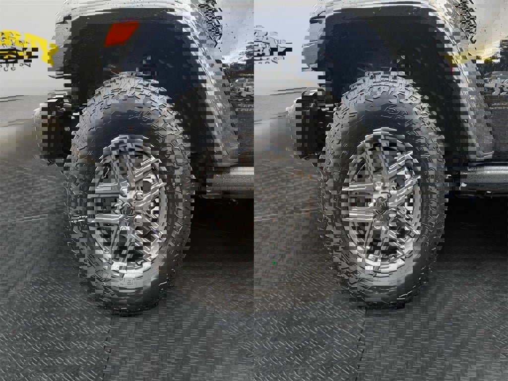 New 2025 Jeep Gladiator Sport image 14