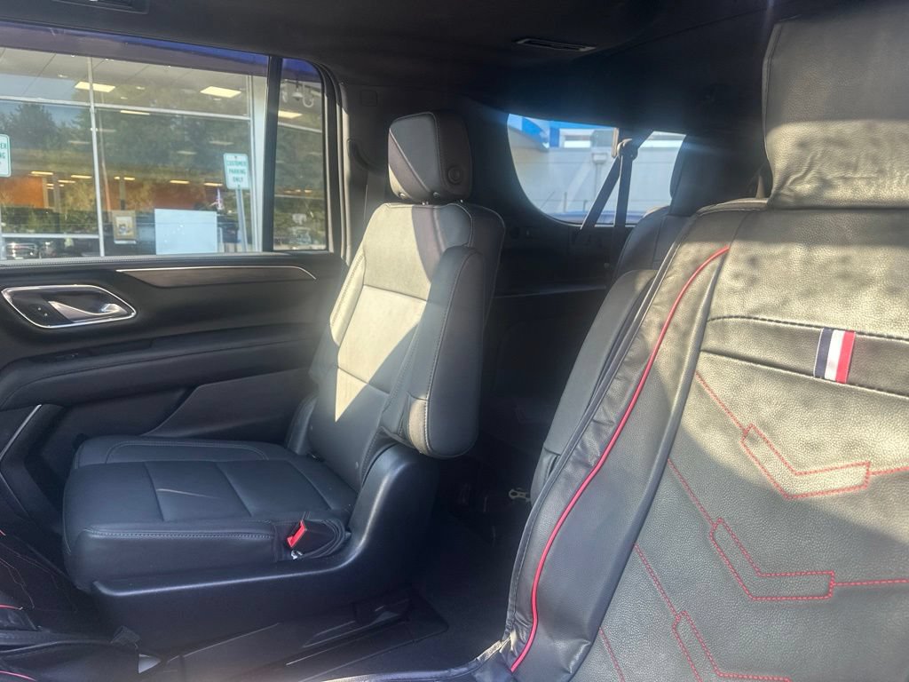 Used 2022 Chevrolet Suburban Z71 w/ Luxury Package AWD/4WD image 14