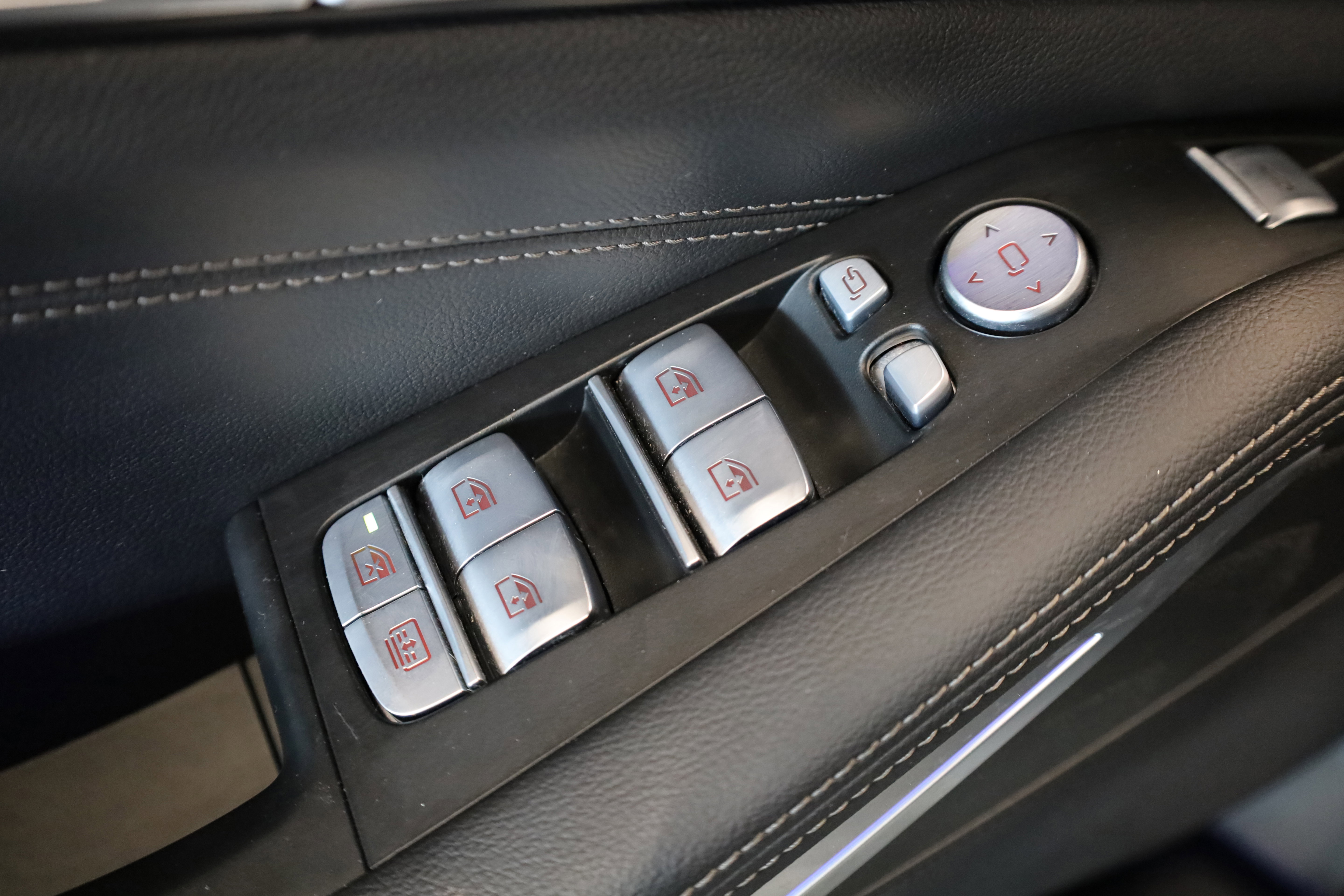 Used 2022 BMW X7 xDrive40i w/ M Sport Package image 15