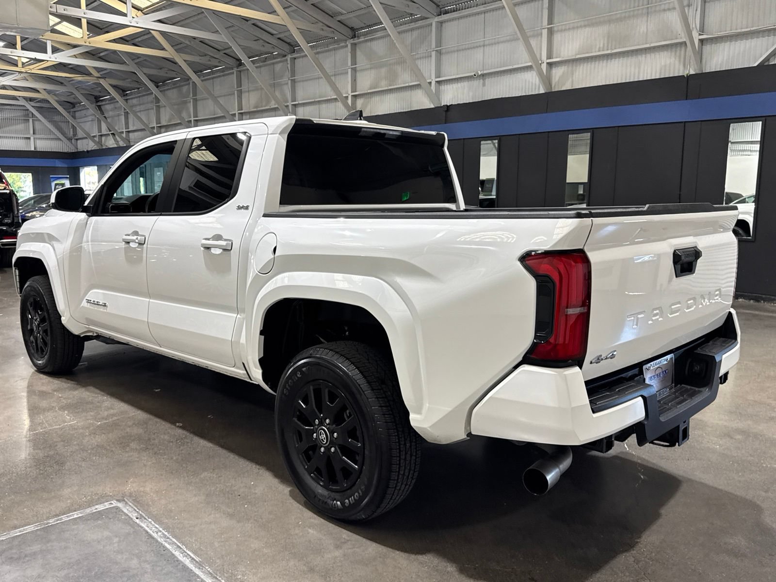 Used 2025 Toyota Tacoma SR5 AWD/4WD image 11