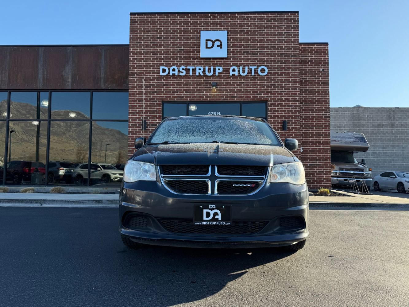 Used 2014 Dodge Grand Caravan SXT image 2