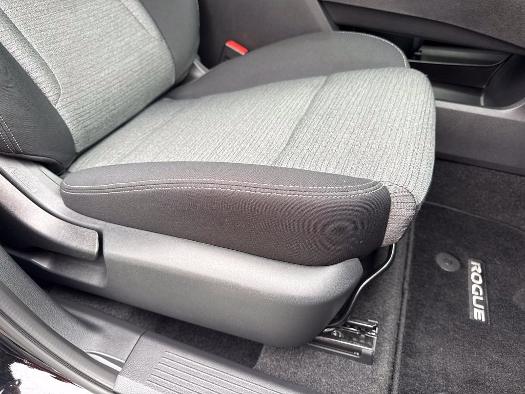 Used 2023 Nissan Rogue SV FWD image 36