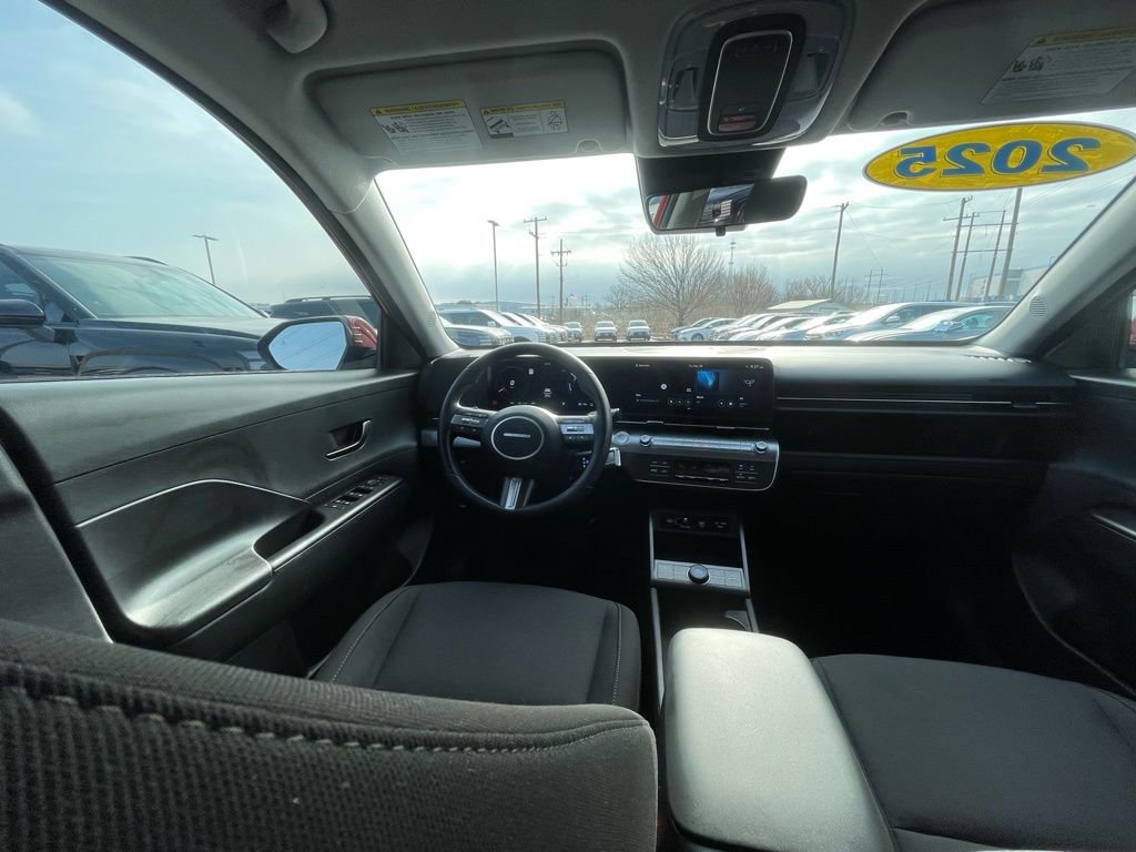 Used 2025 Hyundai Kona SEL image 19