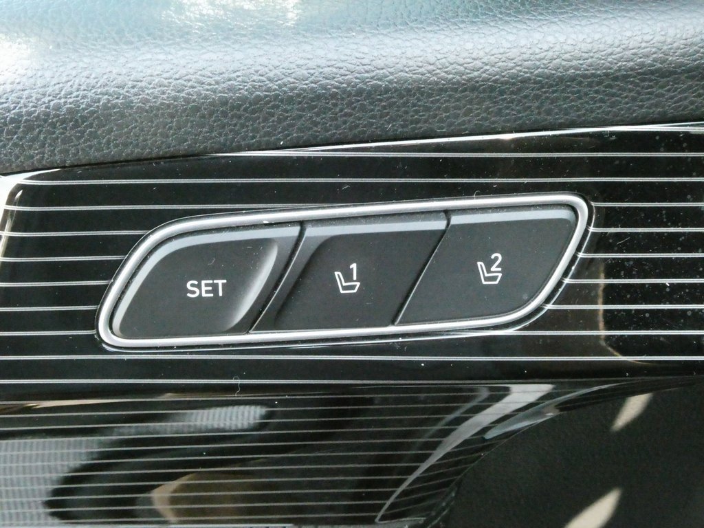 Used 2024 Hyundai Palisade Calligraphy image 10