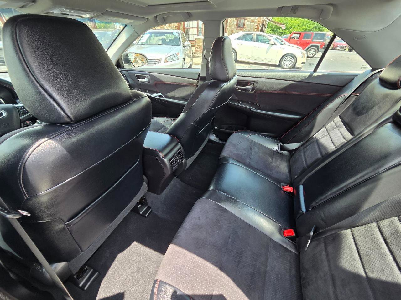 Used 2016 Toyota Camry XSE w/ Moonroof Package FWD image 14