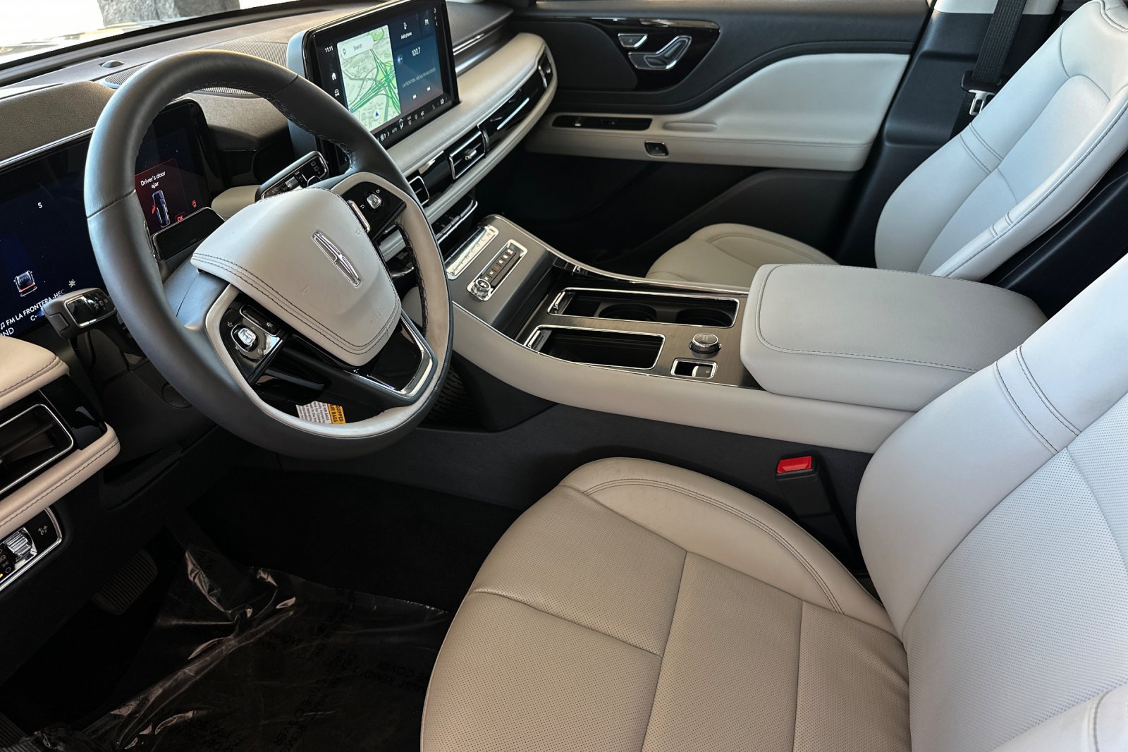 New 2026 Lincoln Aviator AWD image 9