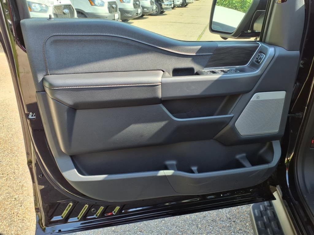 New 2025 Ford F150 Lightning Lariat image 18