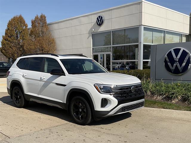 New 2026 Volkswagen Atlas Peak Edition image 1