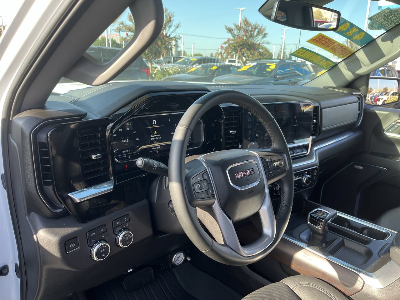 Used 2024 GMC Sierra 1500 SLT w/ SLT Premium Plus Package AWD/4WD image 9