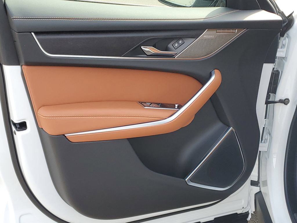 New 2026 Jaguar F-PACE R-Dynamic S AWD/4WD image 9