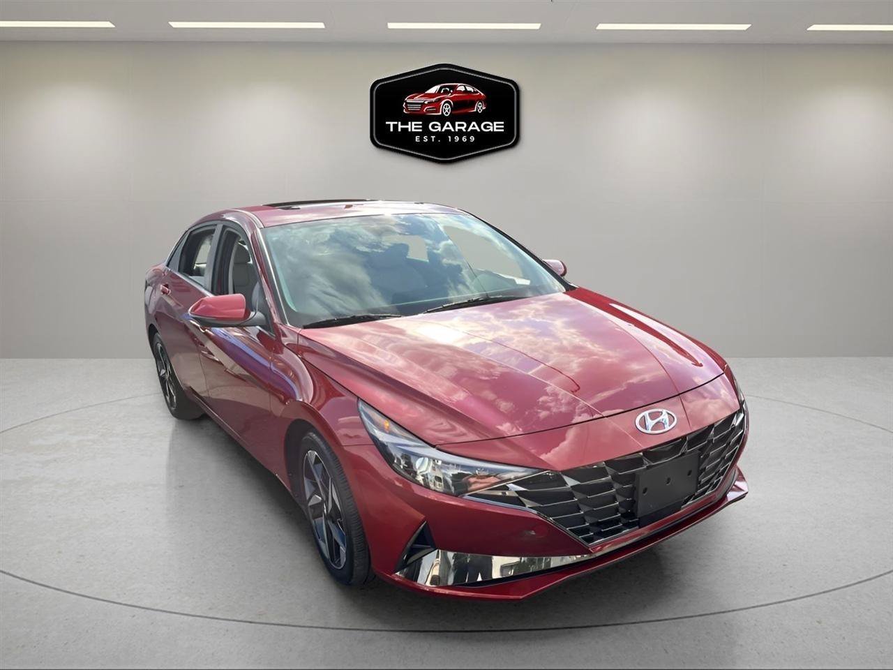 Used 2023 Hyundai Elantra Limited w/ Cargo Package FWD image 8