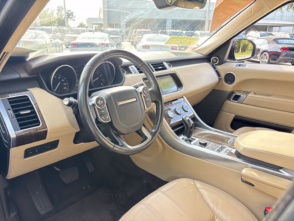 Used 2017 Land Rover Range Rover Sport SE AWD/4WD image 6