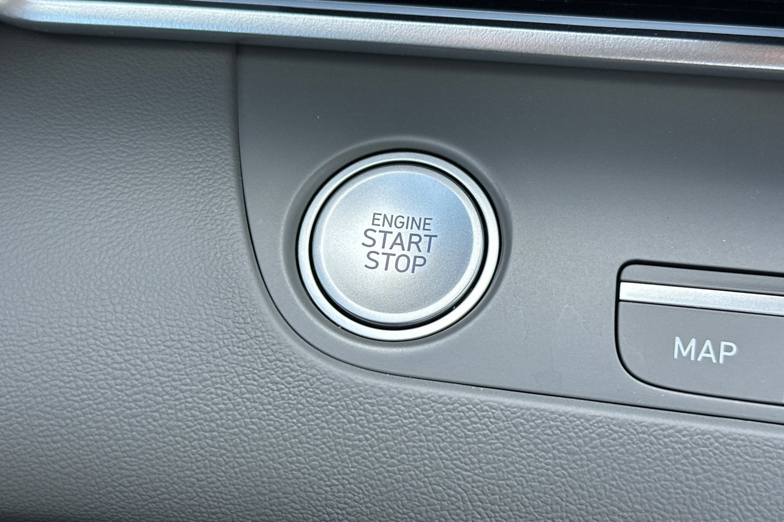 Used 2024 Hyundai Elantra SEL image 25