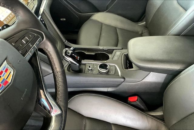 Used 2024 Cadillac XT6 Premium Luxury w/ Technology Package image 13