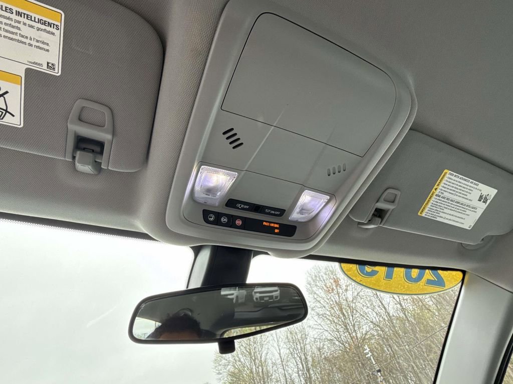 Used 2019 Chevrolet Equinox LS image 29