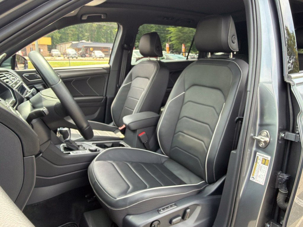 Used 2023 Volkswagen Tiguan SEL R-Line AWD/4WD image 17