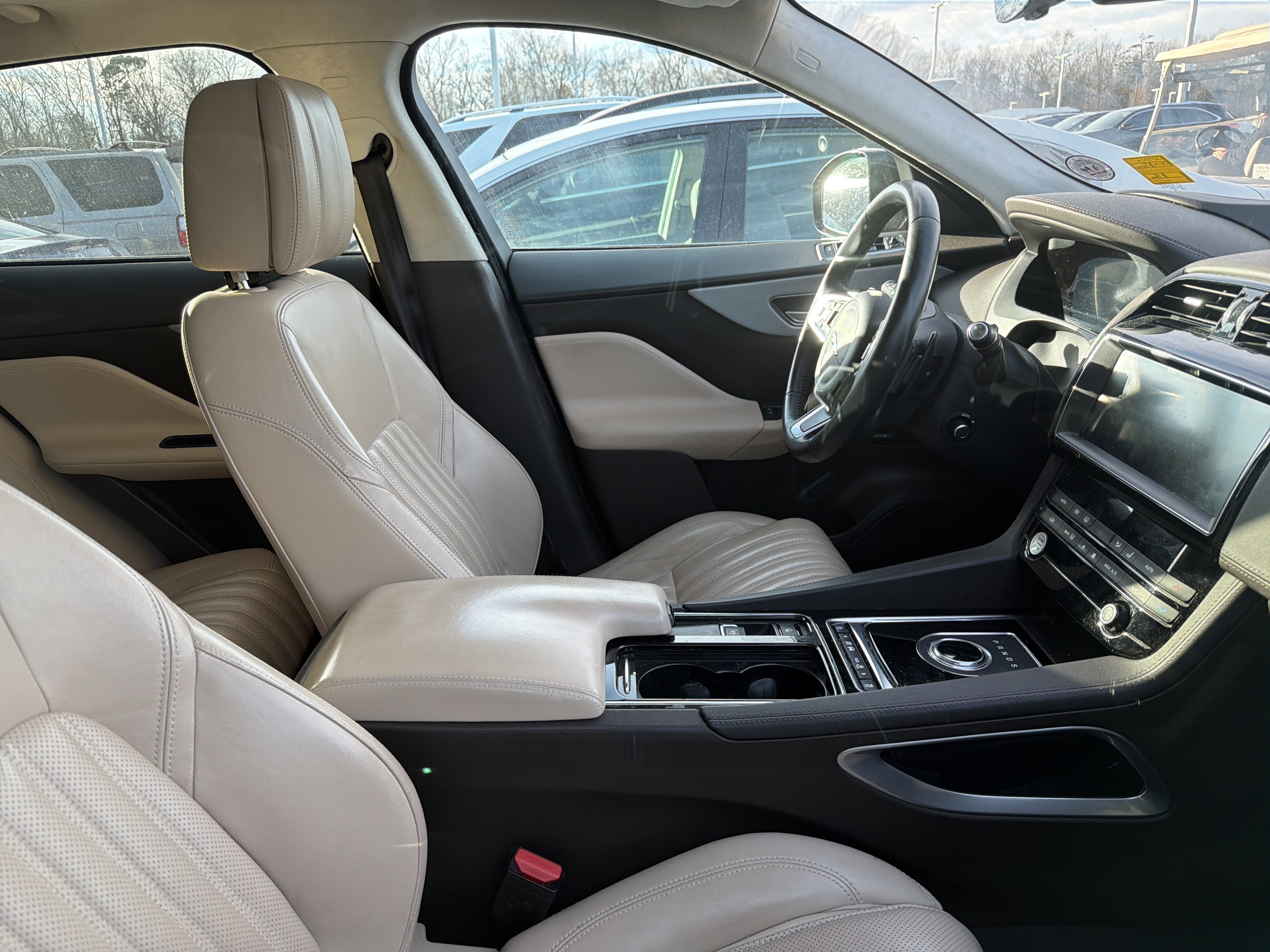 Used 2019 Jaguar F-PACE Portfolio image 16